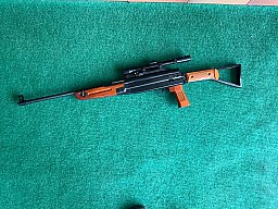 Seitenspanner Luftgewehr Typ AK 47 mit Zielfernrohr