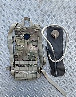 US Army MOLLE II Hydration System Carrier mit dem aktuellen Tarnmuster der US-Streitkräfte